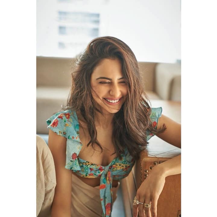 (Image credit: Instagram) కెరటం సినిమాతో తెలుగులో ఎంట్రీ ఇచ్చింది. ఆ సినిమా పెద్దగా ఆడలేదు.
