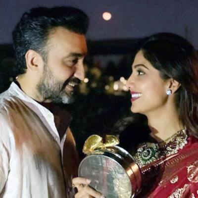 दोनों के दो बच्चें वियान और समीशा है. शिल्पा और राज एक-दूसरे से बेहद प्यार करते हैं इस बात का सबूत ये है कि राज भी अपनी पत्नी का साथ देने के लिए निर्जला व्रत रखते हैं.