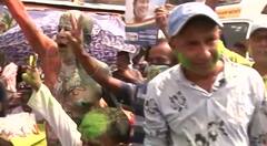 Bhabanipyr Bypoll Results: Mamata को मिल रही बढ़त से समर्थकों में भारी उत्साह, CM के घर के बाहर जश्न