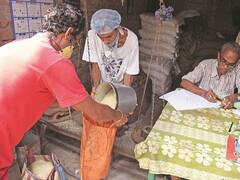 Delhi Ration Card Survey: दिल्ली सरकार कराएगी डोर टू डोर सर्वे, तीन महीने से नहीं लिया राशन तो उठाया जा सकता है ये कदम