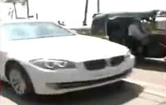 Aryan Khan Drugs Case: Shahrukh Khan के घर Mannat से निकलीं दो कारें