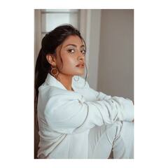 Ammu Abhirami | ஒத்த நிலவை போல... அம்மு அபிராமியின் லேட்டஸ்ட் க்ளிக்ஸ்!