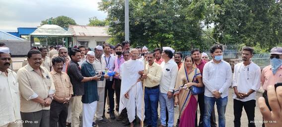 Amravati : आमच्या मागण्या मान्य करा, नाहीतर रेल्वे स्टेशन बंद करा; चांदूरमध्ये रेल्वे गाड्यांच्या थांब्यासाठी जनआंदोलन Amravati : आमच्या मागण्या मान्य करा, नाहीतर रेल्वे स्टेशन बंद करा; चांदूरमध्ये रेल्वे गाड्यांच्या थांब्यासाठी जनआंदोलन