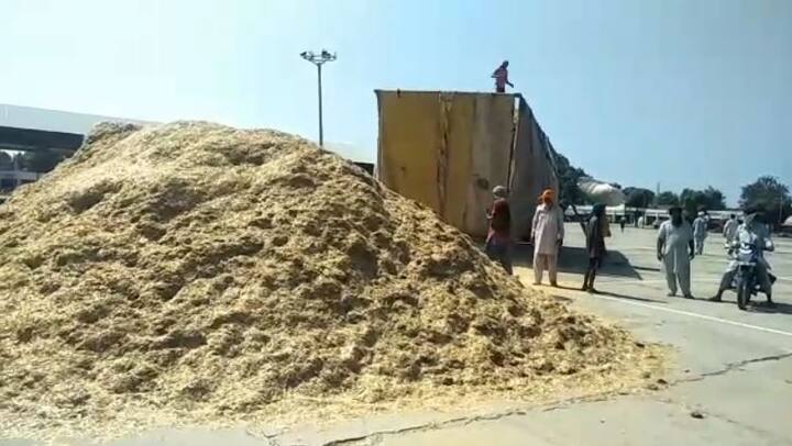 ਕੇਂਦਰ 11 ਅਕਤੂਬਰ ਤੋਂ  ਝੋਨੇ ਦੀ ਖਰੀਦ ਕਰਨ ਦੀ ਗੱਲ ਕਹਿ ਰਿਹਾ ਸੀ, ਕਿਸਾਨਾਂ ਦੇ ਘਿਰਾਓ ਤੋਂ ਬਾਅਦ ਪੰਜਾਬ ਸਰਕਾਰ ਦੁਆਰਾ ਕੇਂਦਰ  ਨਾਲ ਕੀਤੀ ਗਈ ਗੱਲਬਾਤ ਦਾ ਸਾਰਥਕ ਨਤੀਜਾ ਸਾਹਮਣੇ ਆਇਆ।