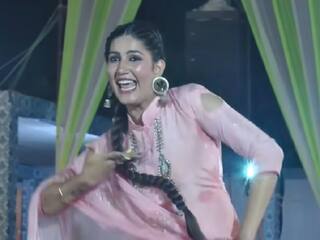 Haryanvi Song: 'गजबन' गाने पर Sapna Choudhary ने पिंक कलर के सूट में किया धमाकेदार डांस, दर्शक हो रहे दीवाने