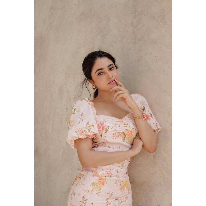 (Image credit: Instagram) ఎంతవరకు నిజమో తెలియదు కానీ, ఈ బ్యూటీ త్వరలో మహేష్ బాబు సినిమాలో నటించబోతోందట. అనిల్ రావిపూడి దర్శకత్వంలో ఆ సినిమా రానుంది.