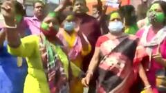 Bhabanipur Bypoll Results: रुझानों में Mamata Banerjee को बंपर बढ़त, जश्न में डूबे TMC कार्यकर्ता
