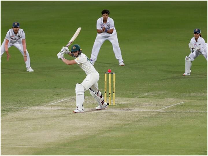India vs Australia Women: Day-Night Test between India and Australia drawn, Smriti Mandhana got 'Player of the Match' India vs Australia Women: भारत-ऑस्ट्रेलिया के बीच ड्रॉ रहा डे-नाइट टेस्ट, स्मृति मंधाना को मिला 'प्लेयर ऑफ द मैच'