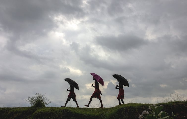 Weather Updates: इन राज्यों में हो सकती है झमाझम बारिश, जानें दिल्ली के मौसम का हाल