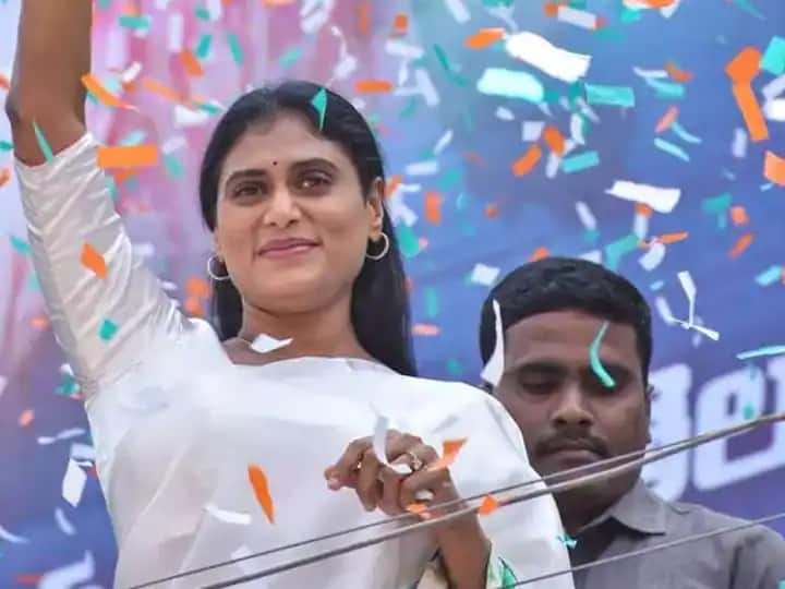 Sharmila : ఏపీలో పార్టీ పెట్టొచ్చు.. పెట్టకూడదన్న రూలేమన్నా ఉందా ? : షర్మిల Sharmila's comment that there is no rule not to put the party in the AP Sharmila : ఏపీలో పార్టీ పెట్టొచ్చు.. పెట్టకూడదన్న రూలేమన్నా ఉందా ? : షర్మిల