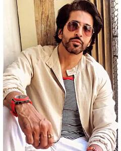 Bigg Boss 15 Contestants List : बिग बॉस 15 मध्ये कोणत्या स्पर्धकांची झाली निवड, जाणून घ्या..