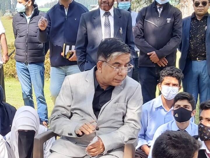 Jammu Kashmir News: शिक्षा राज्य मंत्री का एलान- जम्मू कश्मीर में ग्रेजुएशन के फर्स्ट ईयर के छात्रों को दिया जाएगा टैबलेट All First-Year College Students To Be Given Tablets In Jammu Kashmir ann Jammu Kashmir News: शिक्षा राज्य मंत्री का एलान- जम्मू कश्मीर में ग्रेजुएशन के फर्स्ट ईयर के छात्रों को दिया जाएगा टैबलेट