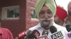 ਯੂਪੀ-ਹਰਿਆਣਾ ਬਾਰਡਰ ਤੇ ਰੋਕਿਆ ਗਿਆ ਸੁੱਖਜਿੰਦਰ ਰੰਧਾਵਾ ਦਾ ਕਾਫ਼ਲਾ, MLAs ਸਣੇ ਲਾਇਆ ਧਰਨਾ