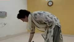 Lakhimpur : Priyanka Gandhi पोलिसांच्या ताब्यात, खोली स्वच्छ करतानाचा प्रियांकांचा Video Viral