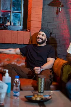 Most Eligible Bachelor: ర్యాప్ అప్ పార్టీలో అఖిల్... కమెడియన్ల కామెడీ షో