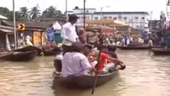 Flood Situation: জলমগ্ন ঘাটালের বড় বাজার এখন নৌকাঘাট! | Bangla News