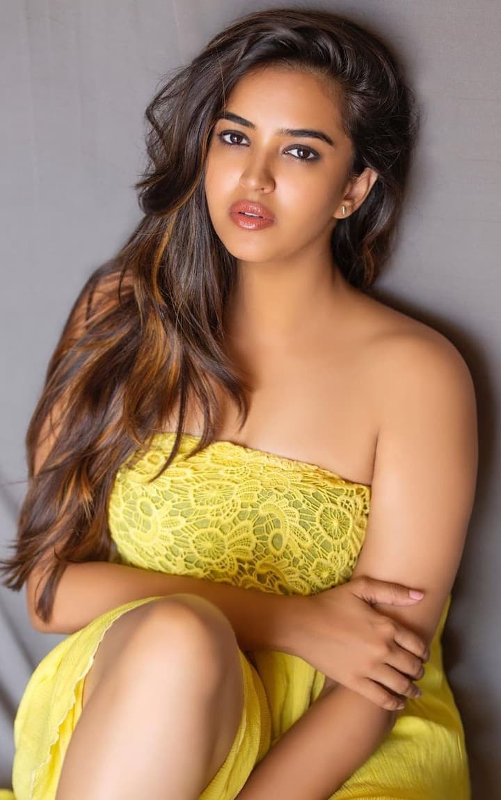 పూజిత పొన్నాడ.. నిన్ను చూసే బాపు ఆ బొమ్మ గీశాడా? Image Credit: Pujita Ponnada/Instagram