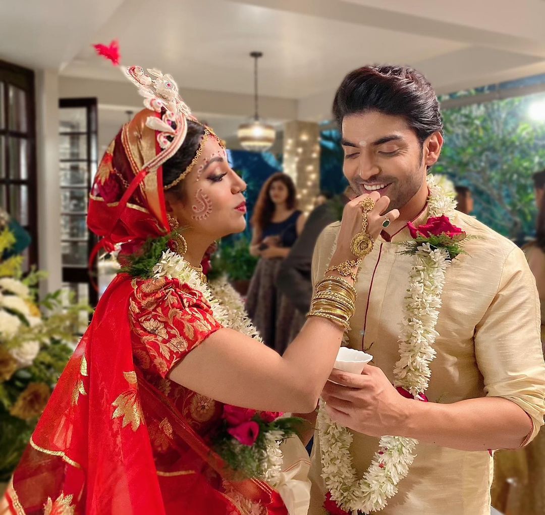 Did Debina and Gurmeet Choudhary get married again?  Pictures of bride dressed in Bengali tradition went viral on social media