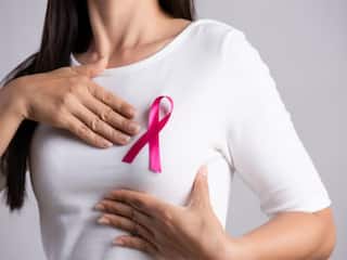 Breast Cancer Awareness Month | அவசியமான புற்றுநோய் பரிசோதனைகள் இவை.. மார்பக சுயபரிசோதனை செய்வது எப்படி?