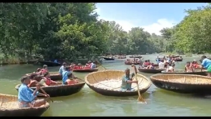 பரிசல் பயணத்திற்கு அனுமதி  - ஒக்கேனேக்கலில் குவிந்த சுற்றுலா பயணிகள்