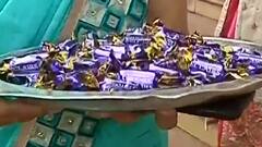 School Restart : राजीव गांधी ई-लर्निंग शाळेत जोकरच्या हस्ते पुष्प,चॉकलेट देऊन विद्यार्थ्यांचं स्वागत