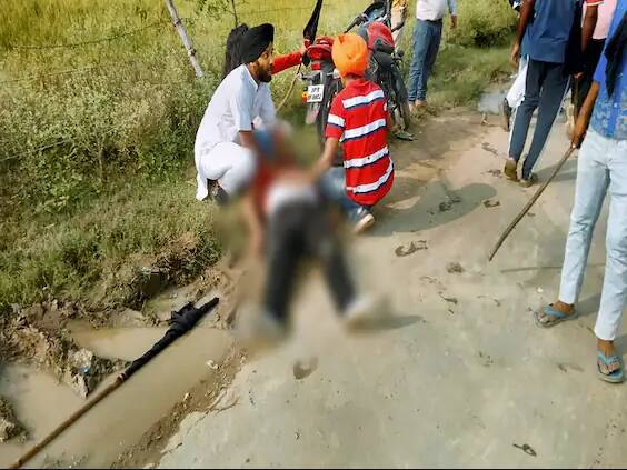 ਸਾਬਕਾ ਮੁੱਖ ਮੰਤਰੀ ਅਖਿਲੇਸ਼ ਯਾਦਵ ਦੇ ਨਿਜੀ ਨਿਵਾਸ ਦੇ ਬਾਹਰ ਵੱਡੀ ਗਿਣਤੀ ਵਿੱਚ ਪੁਲਿਸ ਅਤੇ ਪੀਏਸੀ ਤਾਇਨਾਤ ਹਨ। ਅੱਜ ਅਖਿਲੇਸ਼ ਨੇ ਲਖੀਮਪੁਰ ਖੀਰੀ ਦਾ ਦੌਰਾ ਕਰਨਾ ਹੈ, ਪਰ ਪ੍ਰਸ਼ਾਸਨ ਨੇ ਅਖਿਲੇਸ਼ ਯਾਦਵ ਦੀ ਨਿੱਜੀ ਰਿਹਾਇਸ਼ ਦੇ ਬਾਹਰ ਸੁਰੱਖਿਆ ਪ੍ਰਬੰਧ ਸਖ਼ਤ ਕਰ ਦਿੱਤੇ ਹਨ। ਇਸ ਦੇ ਨਾਲ ਹੀ ਬਸਪਾ ਦੇ ਜਨਰਲ ਸਕੱਤਰ ਸਤੀਸ਼ ਮਿਸ਼ਰਾ ਨੇ ਵੀ ਅੱਧੀ ਰਾਤ ਦੇ ਕਰੀਬ ਘਰ ਛੱਡਣ ਦੀ ਕੋਸ਼ਿਸ਼ ਕੀਤੀ, ਪਰ ਉਨ੍ਹਾਂ ਨੂੰ ਘਰ ਤੋਂ ਬਾਹਰ ਨਹੀਂ ਜਾਣ ਦਿੱਤਾ ਗਿਆ।