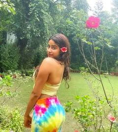 ਸਤਰੰਗੀ ਆਉਟਫਿਟ 'ਚ ਨਜ਼ਰ ਆਈ Janhvi Kapoor, ਤਸਵੀਰਾਂ 'ਚ ਦੇਖੋ ਸ਼ਾਨਦਾਰ ਅੰਦਾਜ਼