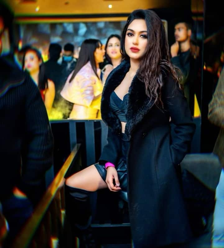 मुनमुन धमेचा मुंबई की रहने वाली हैं.