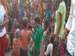 Bihar News: भारी बारिश की वजह से गिरा मिट्टी से बना घर, मलबे में दबकर तीन की हुई मौत, 3 बच्चे जख्मी 