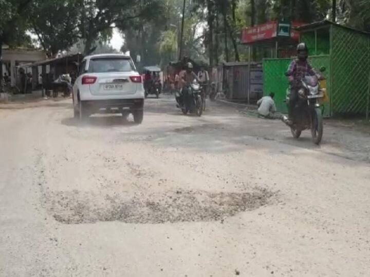 पीलीभीत में गड्ढों ने खराब कर रखी है सड़कों की हालत, नेताओं के दावों से अलग, जानें जमीनी हकीकत