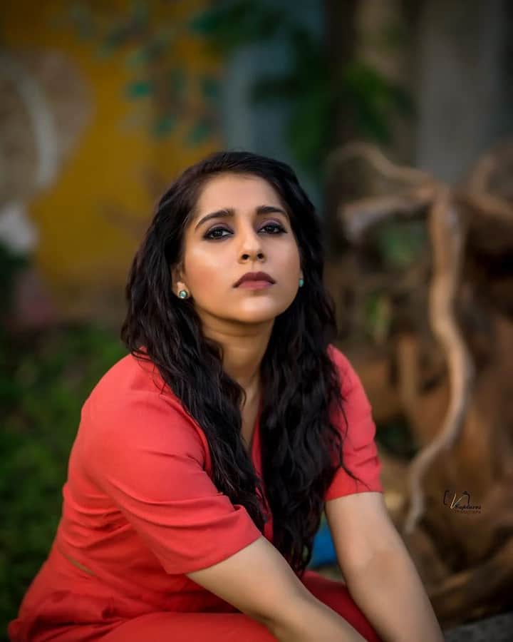 (Courtesy : Instagram) ఓ పక్క సినిమాలు, టీవీ షోలు అంటూ బిజీగా గడుపుతోంది ఈ బ్యూటీ.
