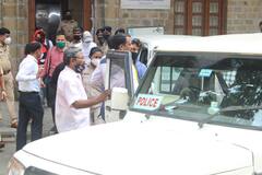 Mumbai Rave Party Case: NCB অফিস থেকে আদালতের পথে আরিয়ান খান সহ ধৃতরা