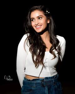 Deepika Pilli Photos: పొట్టి డ్రెస్సులో దీపికా పిల్లి అందాలకు ఫ్యాన్స్ ఫిదా