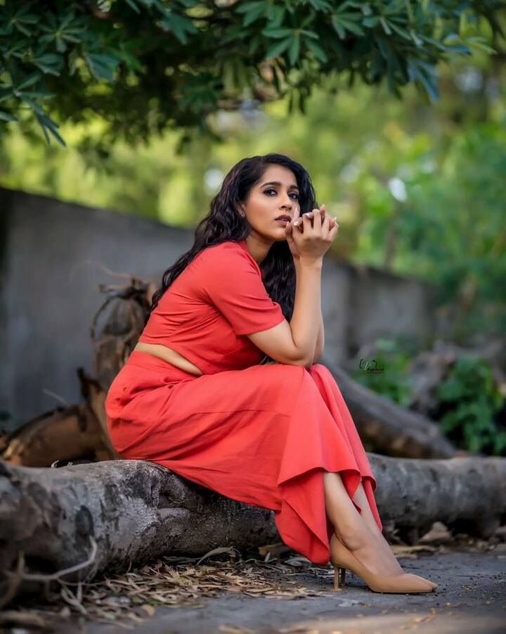 (Courtesy : Instagram) 'గుంటూరు టాకీస్' లాంటి సినిమాలో ఆమె బోల్డ్ పెర్ఫార్మన్స్ ను అంత ఈజీగా మర్చిపోలేం.