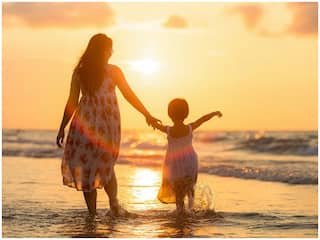Relationship Advice: Single Mother हैं तो Dating से पहले रखें इन बातों का ध्यान