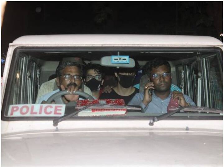 Cruise Drug Party All three accused including Aryan Khan in NCB custody hearing in the case will be held at 2:30 today Mumbai Cruise Drug Case: Aryan Khan समेत तीनों आरोपी एक दिन की एनसीबी हिरासत में, आज 2:30 बजे होगी सुनवाई