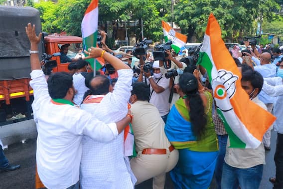 BJP Office: నాంపల్లిలోని బీజేపీ ఆఫీసు మెరుపు ముట్టడికి కాంగ్రెస్ నేతల యత్నం.. ఉద్రిక్తత
