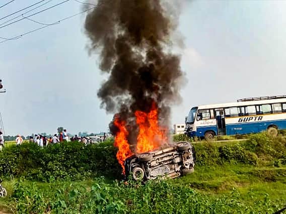 लखीमपुर खीरीः इंसान, किसान और जान, हिंसा की घटना पर सियासी घमासान, BJP-विपक्ष का वार पलटवार लखीमपुर खीरीः इंसान, किसान और जान, हिंसा की घटना पर सियासी घमासान, BJP-विपक्ष का वार पलटवार