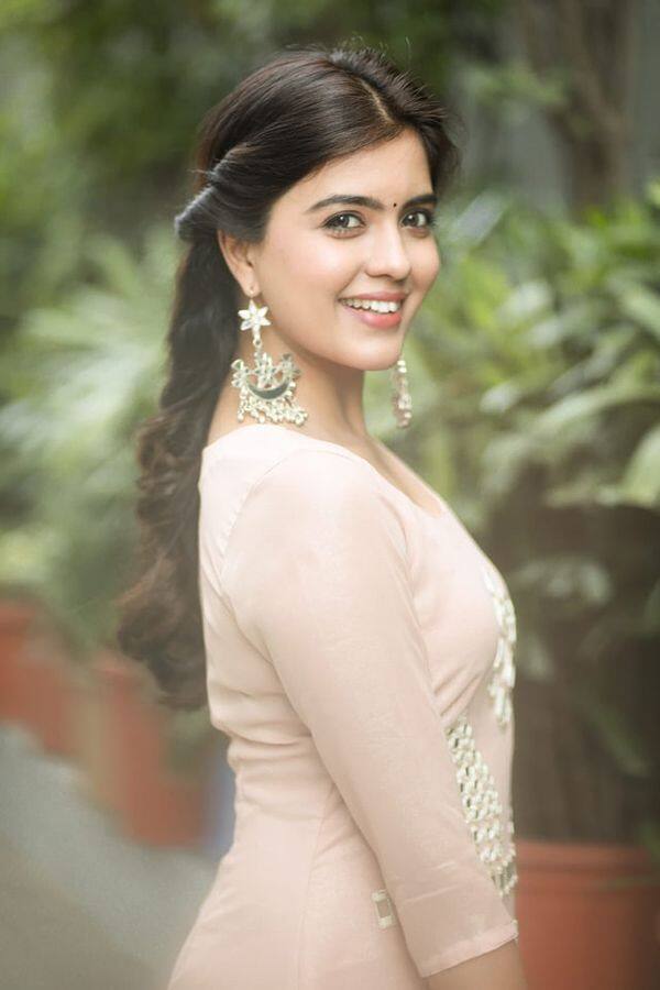 உயிரிலே கலந்தது நீ இல்லையா