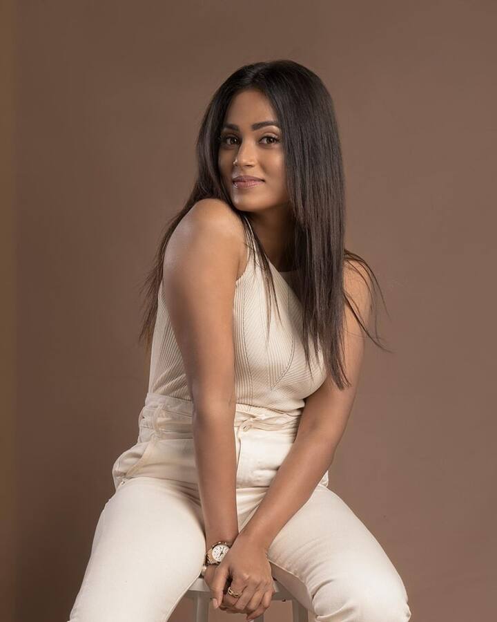என்றும் வாழ்ந்திடும் தென்றல் போலவே எங்கள் காதலை வாழ்த்துங்கள்