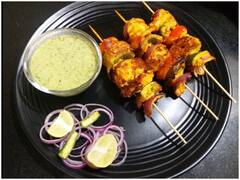 Kitchen Hacks: वीकेंड पर बनाना हो कुछ स्पेशल, तो ट्राई करें Paneer Tikka Momos