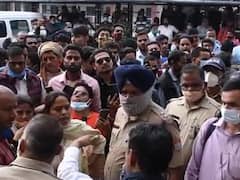 Uttarakhand News: अस्पताल में डॉक्टर पर लगा प्रसूता के पति से अभद्रता का आरोप, कांग्रेस कार्यकर्ताओं ने किया हंगामा