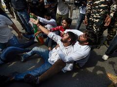 लखीमपुर खीरी हिंसा के खिलाफ दिल्ली में विरोध प्रदर्शन, 25 महिलाओं सहित 95 लोगों को हिरासत में लिया गया