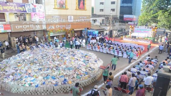 Nellore: నెల్లూరు నగరం నడిబొడ్డున 15 టన్నుల చెత్త వేశారు... ఎందుకంటే..?