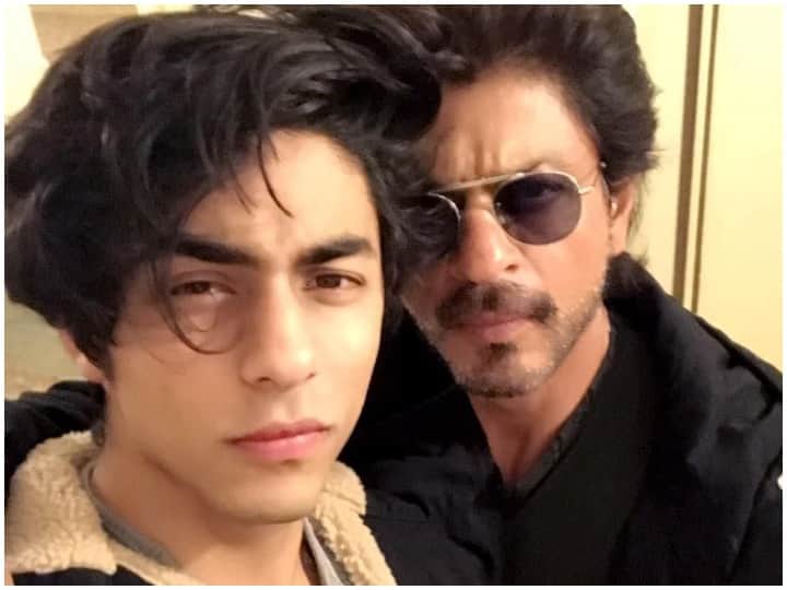 Shah Rukh Khan leaves for Arthur Road Jail as Aryan set to be released Aryan Khan : অবশেষে আরিয়ানের জেলমুক্তি, ঘরে ফিরছেন শাহরুখ তনয়