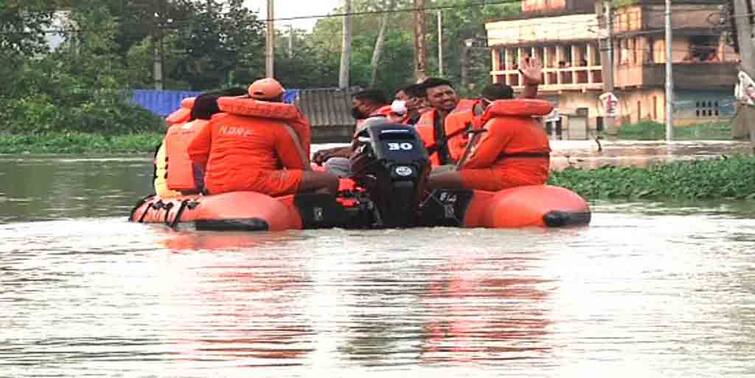 West Midnapore Actor and TMC MP Dev visits inundated Ghatal constituency inspects flood situation Bengal Flood: স্পিডবোটে পরিদর্শন করলেন এলাকা, জলবন্দি ঘাটালের পাশে থাকার বার্তা সাংসদ দেবের