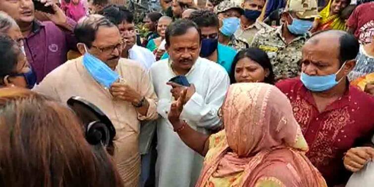 Bankura Subrata Mukherjee visits inundated areas locals agitate after minister leaves Bengal Flood: জল-বিধ্বস্ত বাঁকুড়া পরিদর্শনে সুব্রত, কথা বলতে না পেরে ক্ষুব্ধ গ্রামবাসীরা