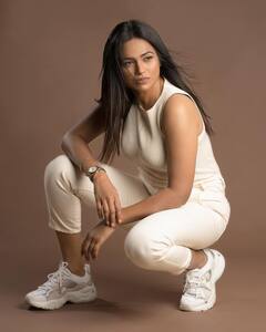 Ramya Pandian pics: மார்டன் டிரஸ்ஸில் ரம்யா பாண்டியனின் கலக்கல் போஸ்கள்..!