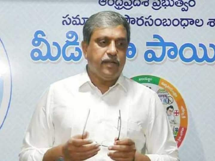 Sajjala Ramakrishnareddy warns union leaders Sajjala :  చర్యలు తీసుకునే పరిస్థితి తెచ్చుకోవద్దు.. రోడ్డెక్కడం ఆపి చర్చలకు రావాలని ఉద్యోగ నేతలకు సజ్జల సలహా !