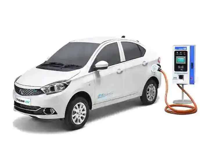 Electric Car Tips: The range of electric cars is bothering you, these tips will work for you Electric Car Tips: इलेक्ट्रिक कार की रेंज कर रही है परेशान, तो ये टिप्स आपके आएंगे काम